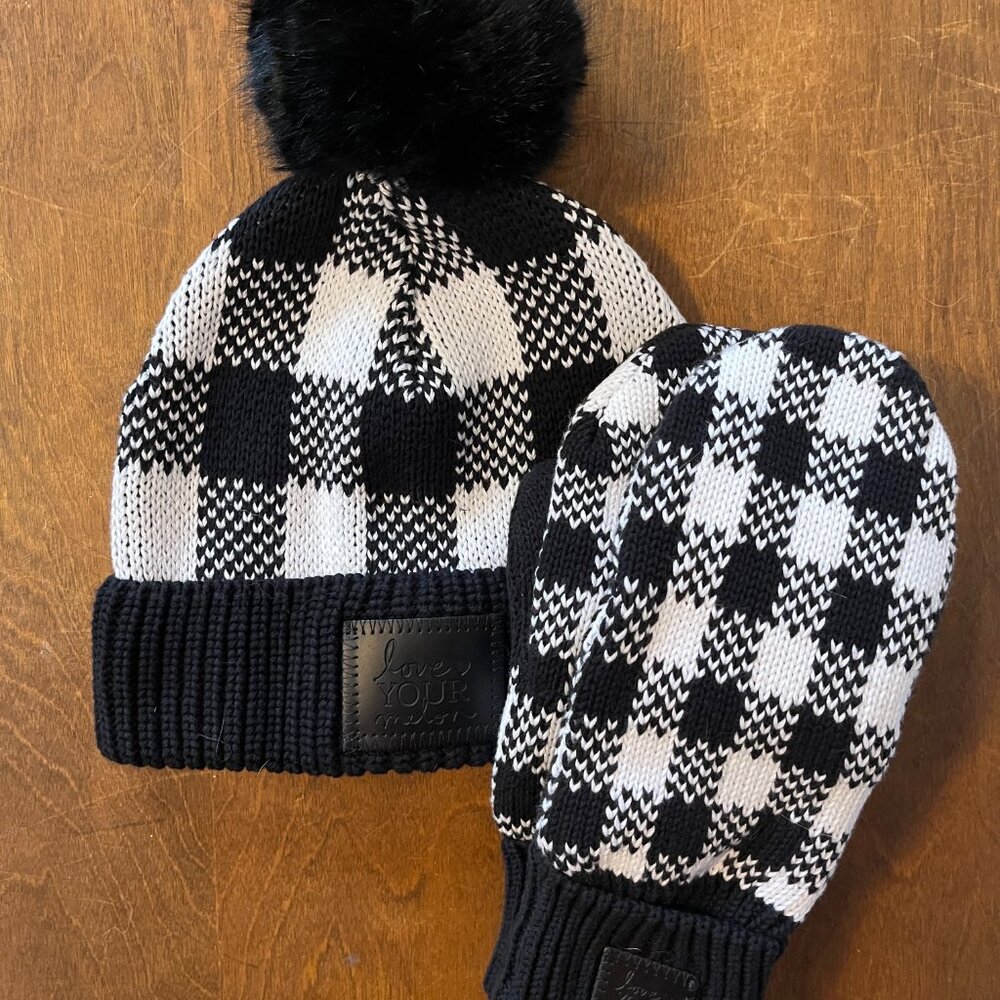 NWOT Love Your Melon Buffalo Plaid Hat & Mitten Set